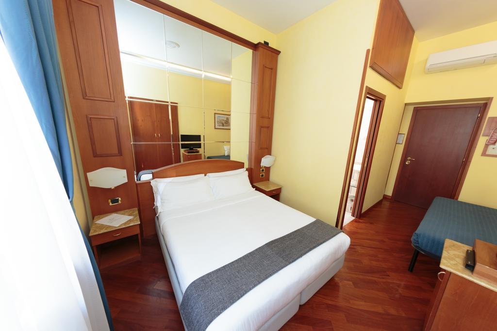 69 Manin Street Hotel Rome Room photo