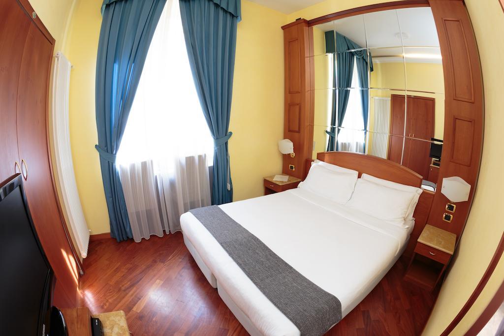 69 Manin Street Hotel Rome Room photo